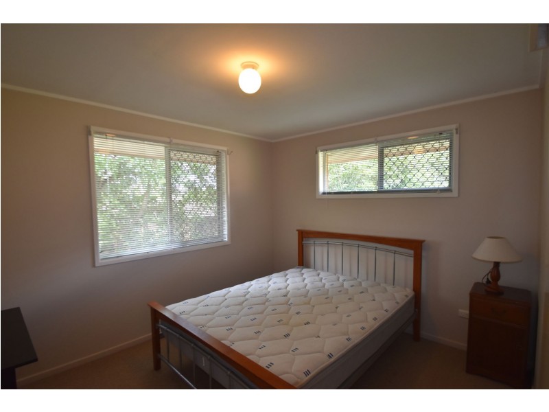 2/16a Debra Street, Centenary Heights QLD 4350