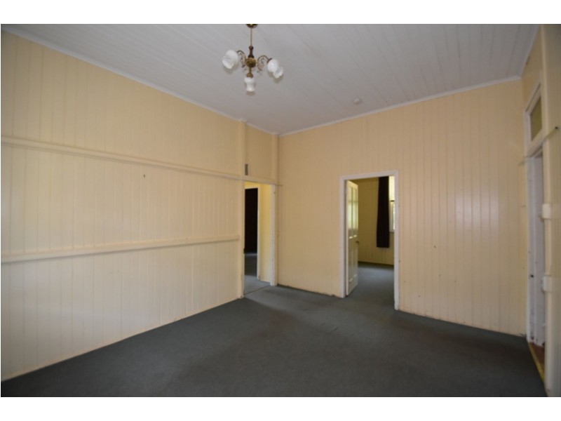 270 James Street, Harristown QLD 4350