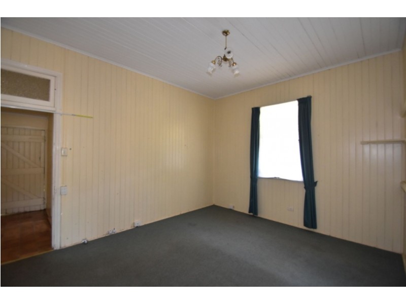 270 James Street, Harristown QLD 4350