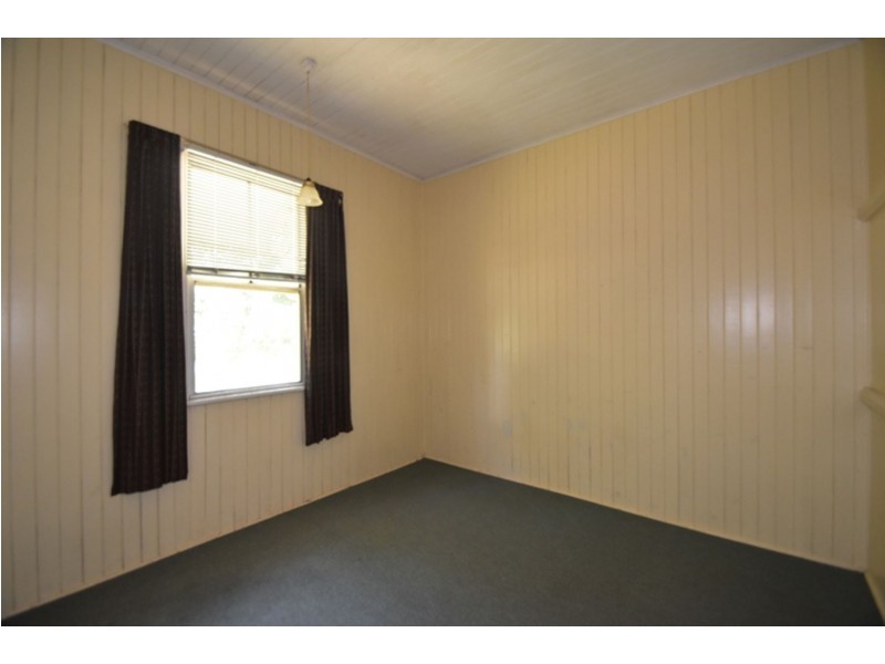 270 James Street, Harristown QLD 4350