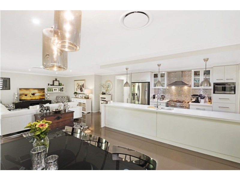 22 Tarlington Street, Middle Ridge QLD 4350