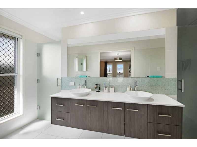 22 Tarlington Street, Middle Ridge QLD 4350