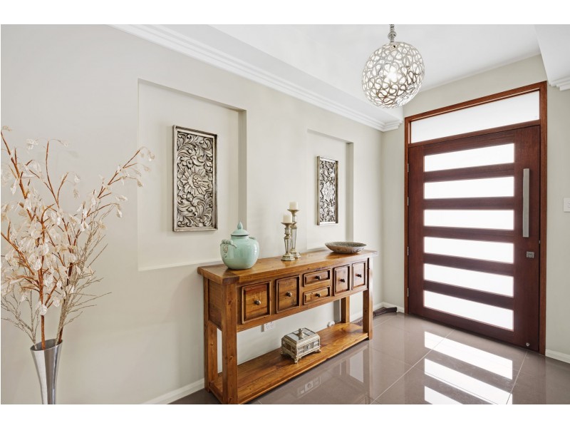 22 Tarlington Street, Middle Ridge QLD 4350