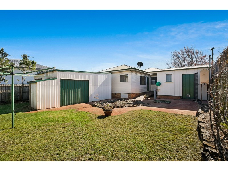 272 Alderley Street, Centenary Heights QLD 4350