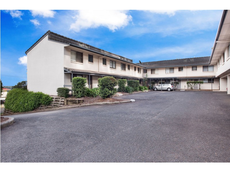 8/2 Benjamin Street, Mount Lofty QLD 4350