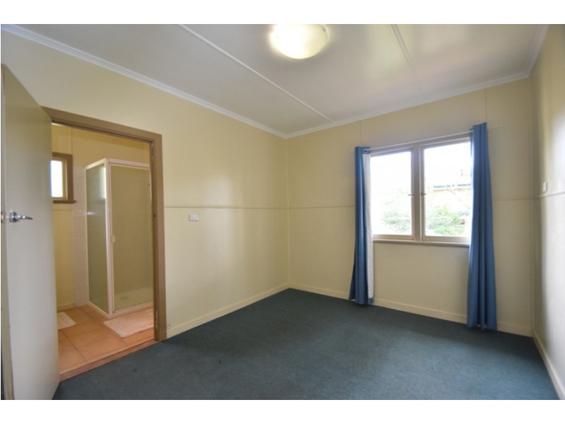 4 Perry Street, Harlaxton QLD 4350
