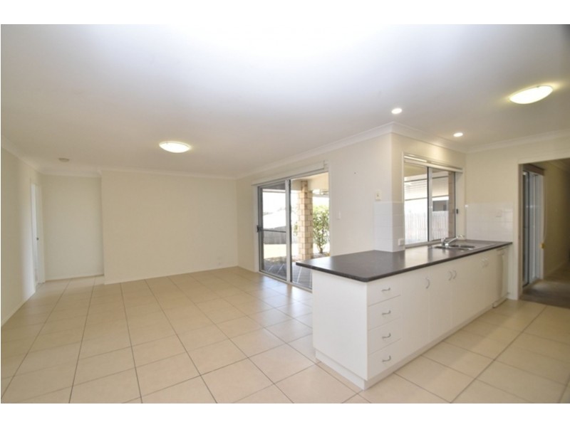 48 Wareena Crescent, Glenvale QLD 4350