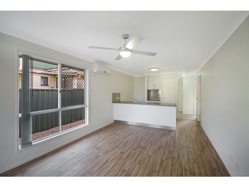 2/2 Albert Street, Newtown QLD 4350