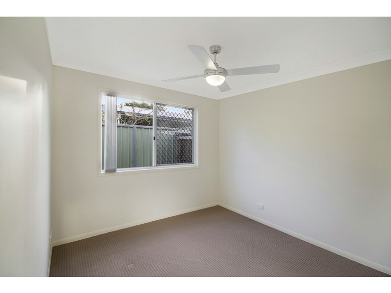 2/2 Albert Street, Newtown QLD 4350