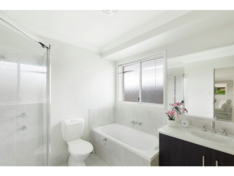4 Latham Court, Wilsonton QLD 4350