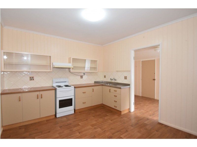 10 Moloney Street, North Toowoomba QLD 4350