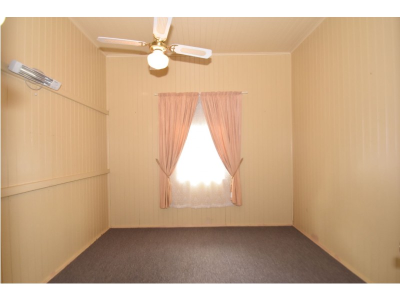 10 Moloney Street, North Toowoomba QLD 4350