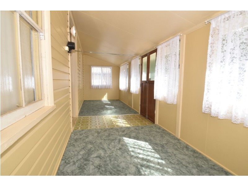 10 Moloney Street, North Toowoomba QLD 4350