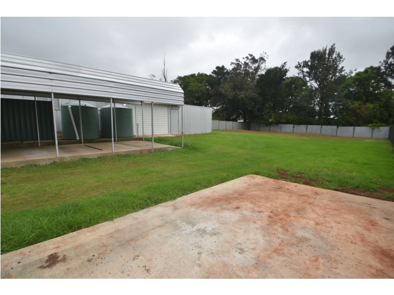 10 Moloney Street, North Toowoomba QLD 4350