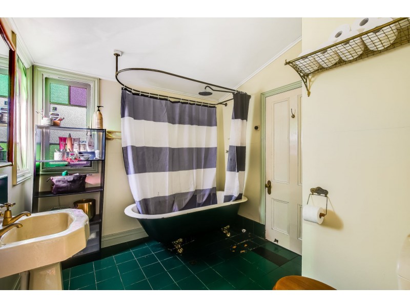 16 Gentle Street, North Toowoomba QLD 4350