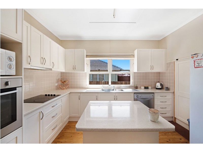 4 Ethel Street, Newtown QLD 4350