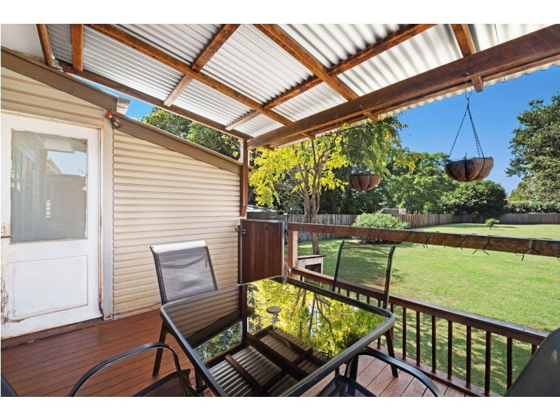 4 Ethel Street, Newtown QLD 4350