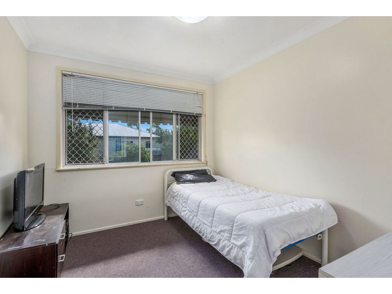 18 Railway Street, Cambooya QLD 4358