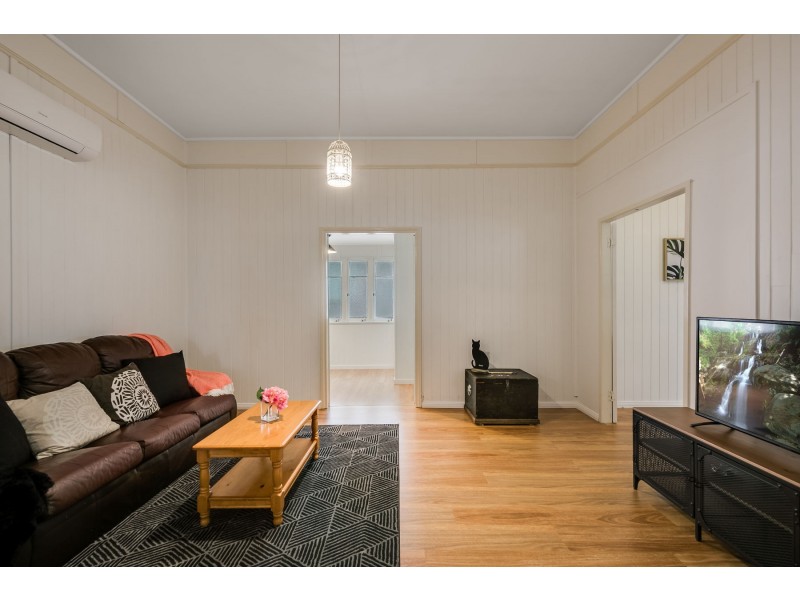 97 Ruthven Street, Harlaxton QLD 4350