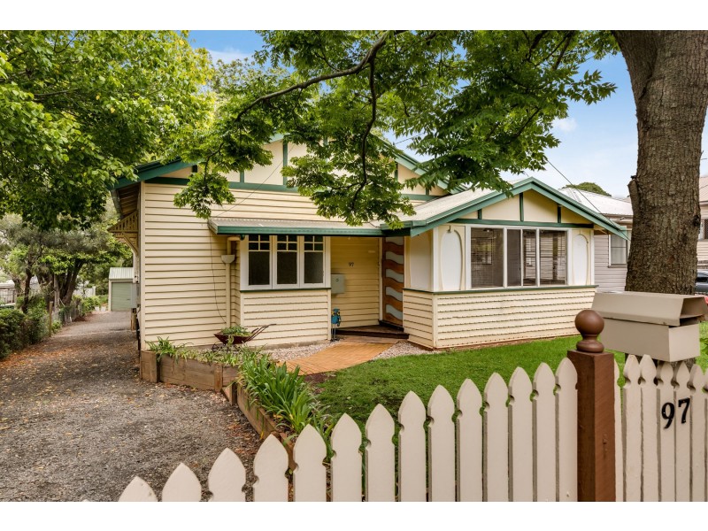 97 Ruthven Street, Harlaxton QLD 4350