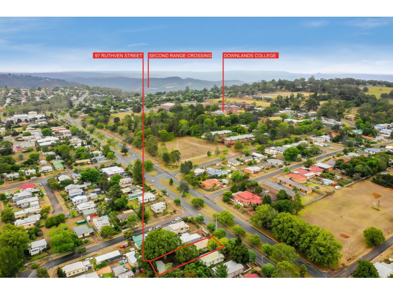 97 Ruthven Street, Harlaxton QLD 4350