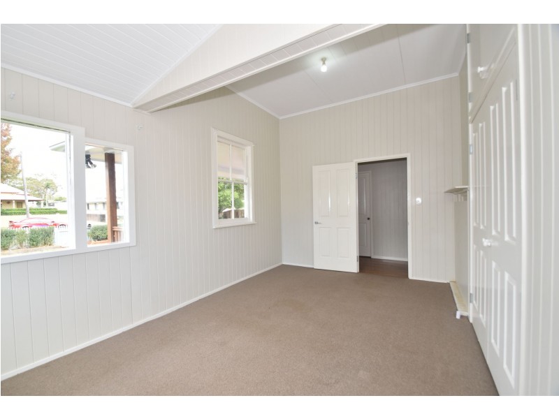 29 Wallace Street, Newtown QLD 4350