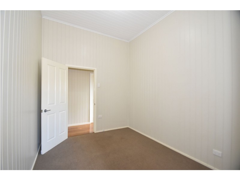29 Wallace Street, Newtown QLD 4350