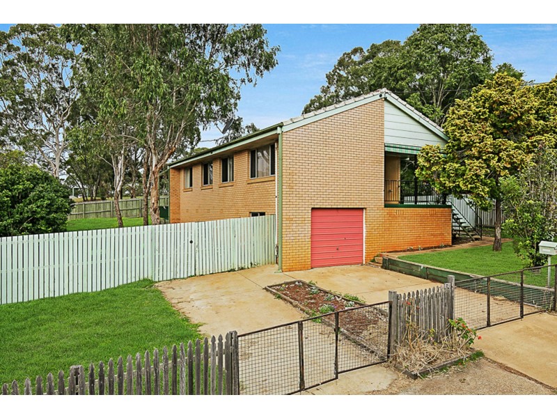 18 Festival Street, Rockville QLD 4350