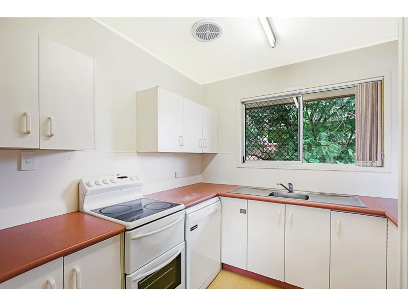 18 Festival Street, Rockville QLD 4350