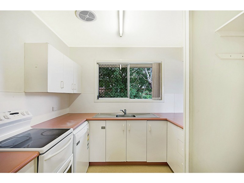 18 Festival Street, Rockville QLD 4350