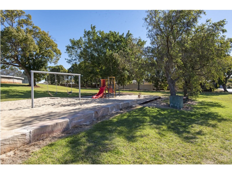 3/30 Wilma Street, Centenary Heights QLD 4350