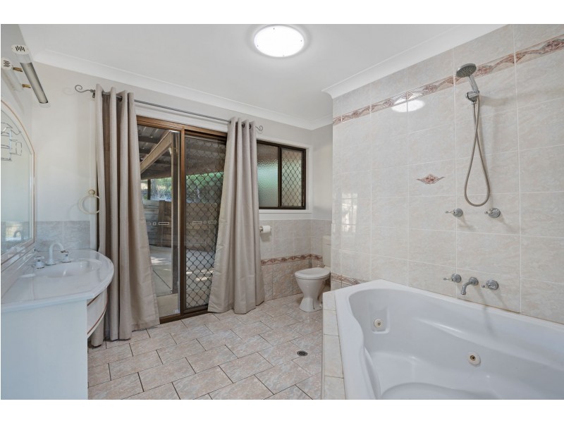 1057 Murphys Creek Road, Murphys Creek QLD 4352