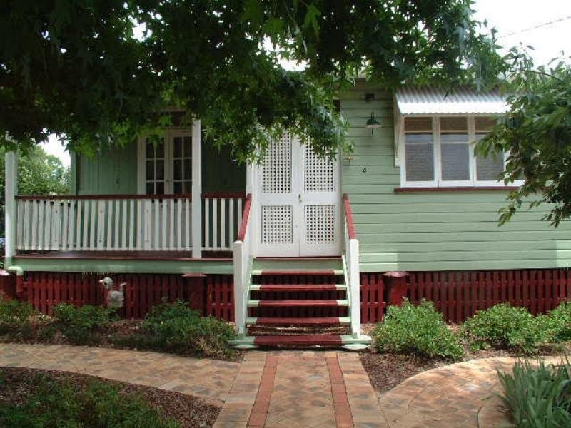 4 Lydwin Crescent, East Toowoomba QLD 4350