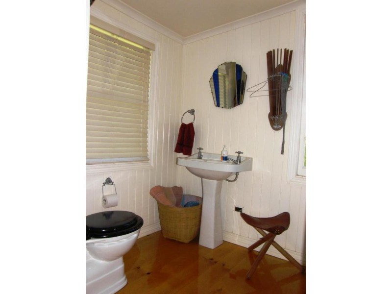 4 Lydwin Crescent, East Toowoomba QLD 4350