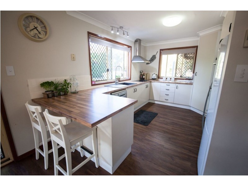 7 Pizzoni Road, Glenvale QLD 4350