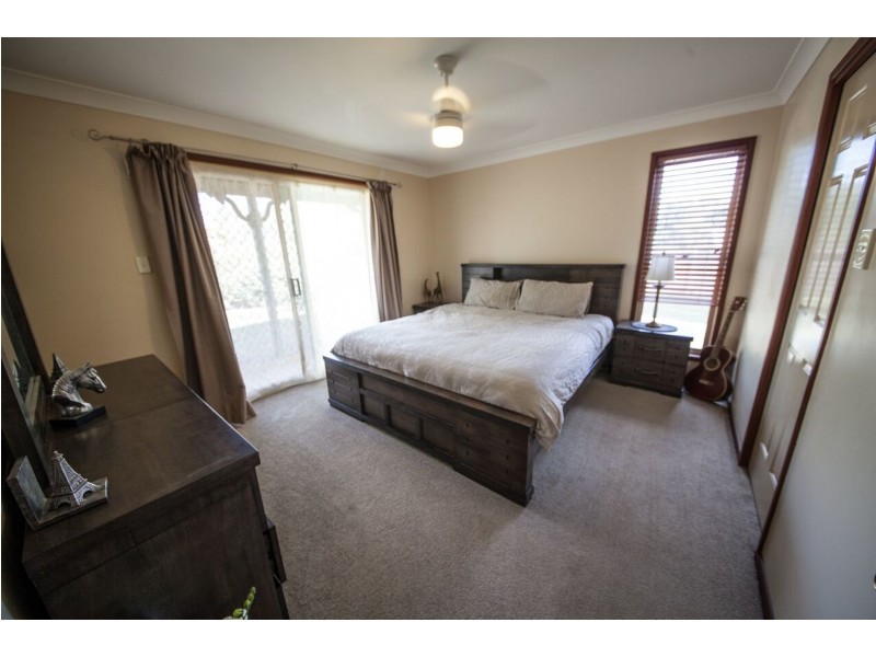 7 Pizzoni Road, Glenvale QLD 4350