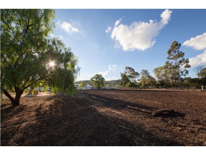 7 Pizzoni Road, Glenvale QLD 4350