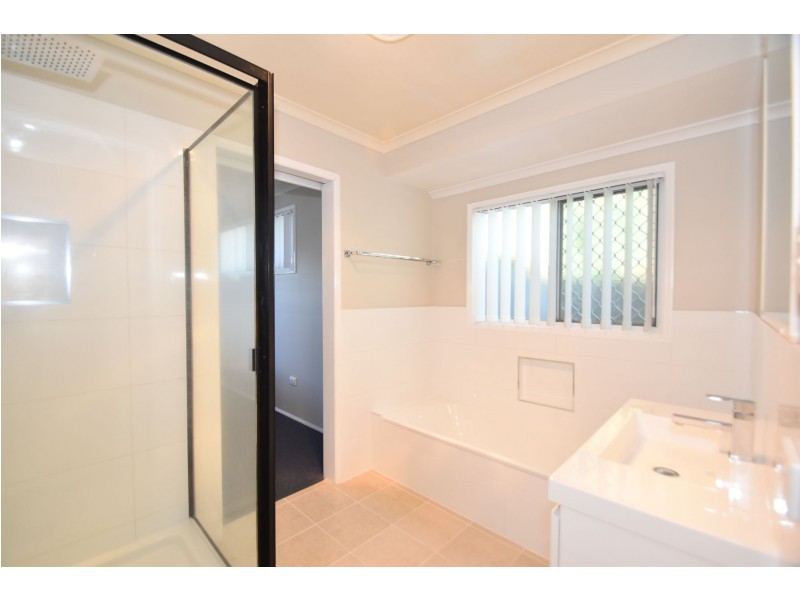 299 Taylor Street, Wilsonton QLD 4350