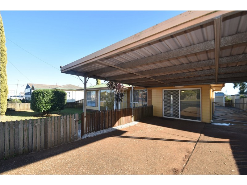 299 Taylor Street, Wilsonton QLD 4350