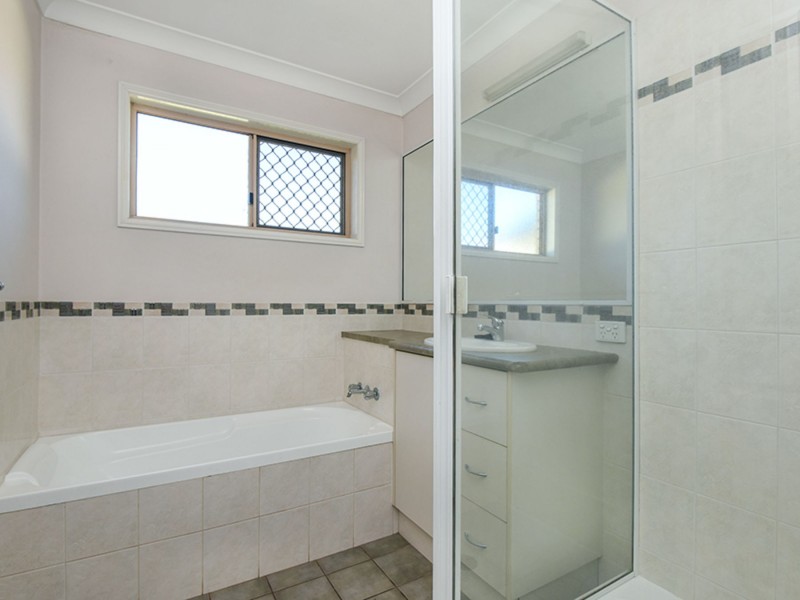 271 New England Highway, Harlaxton QLD 4350