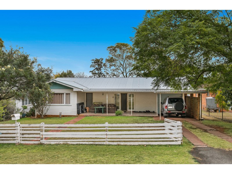 17 Batterbee Street, Rangeville QLD 4350