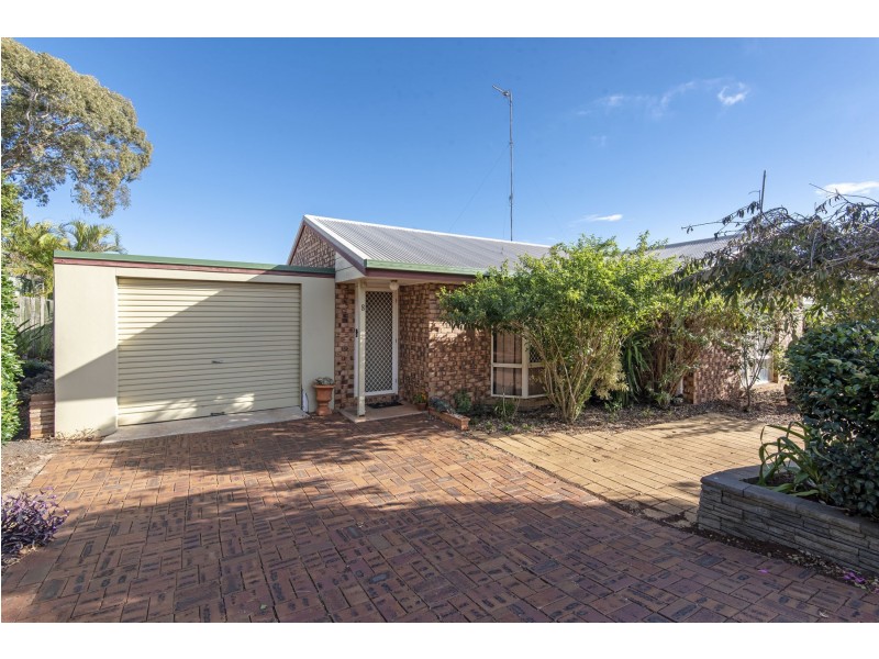8 Saratoga Close, Wilsonton QLD 4350