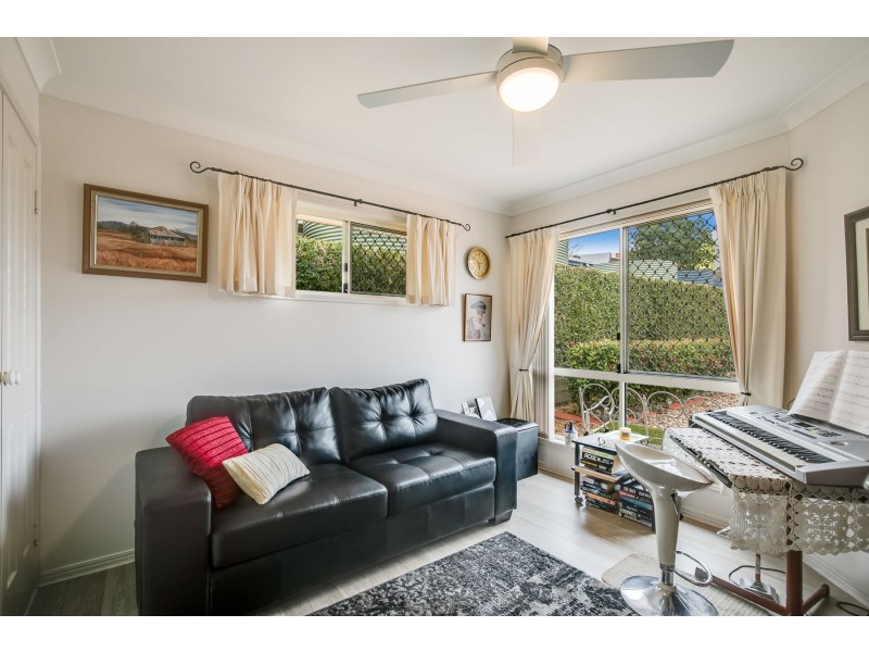 2/22 Fay Court, Kearneys Spring QLD 4350