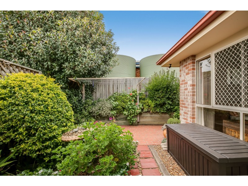 2/22 Fay Court, Kearneys Spring QLD 4350