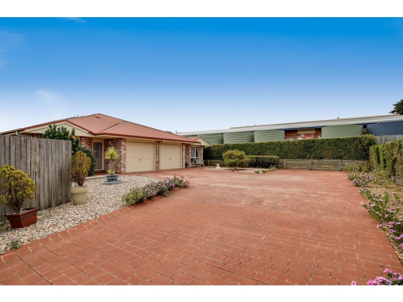 2/22 Fay Court, Kearneys Spring QLD 4350