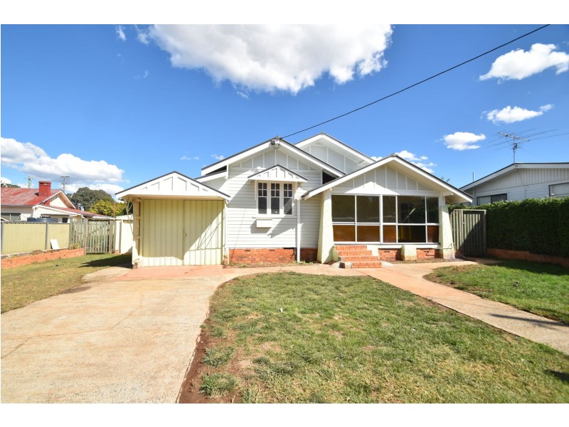 2 Wombyra Street, Newtown QLD 4350