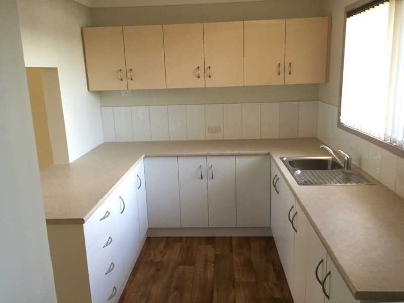 2/329 West Street, Harristown QLD 4350