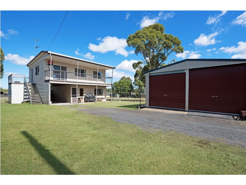 10 Peters Street, Goombungee QLD 4354