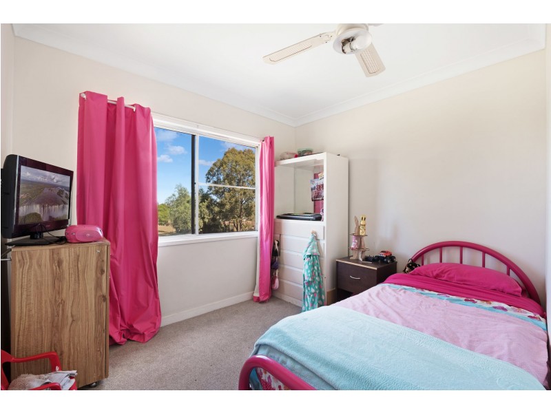 10 Peters Street, Goombungee QLD 4354
