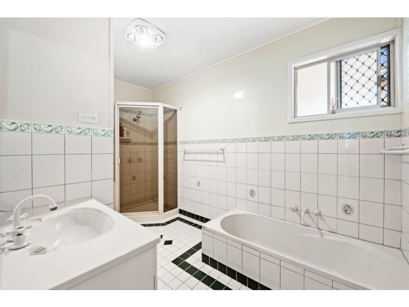 9 Illawarra Street, Harristown QLD 4350